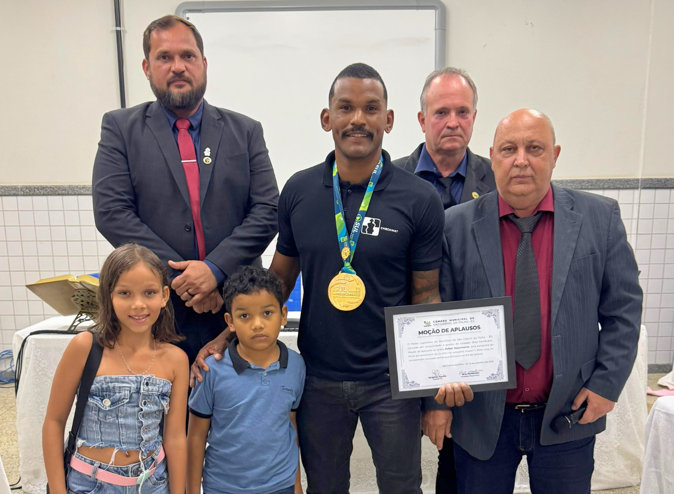 Câmara homenageia atleta, campeão Sul-Americano de Jiu-Jitsu
